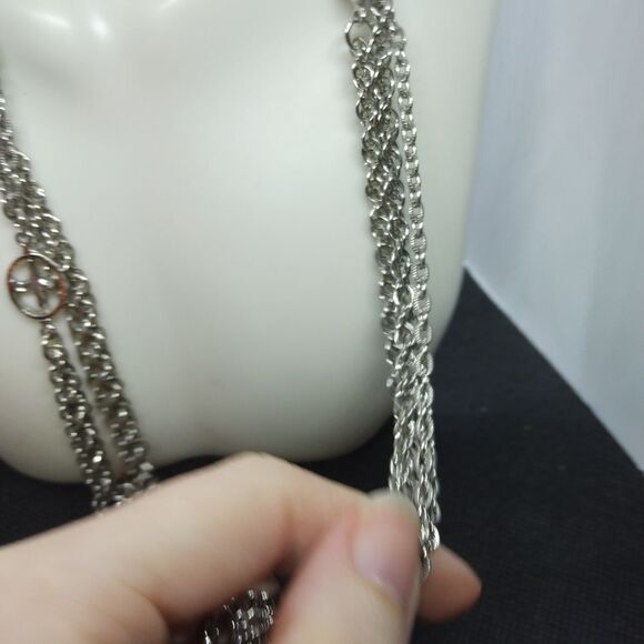Lustrous silver chainmail styled necklace long length or double it up - Picture 2 of 4